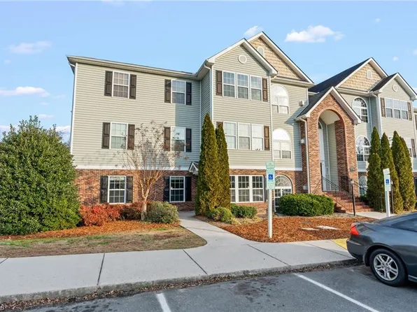 3761 Holmes Creek Pl Unit 101, Winston Salem, NC 27127
