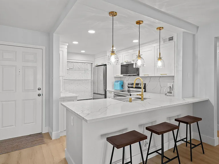 6051 Sun Blvd #111 — Photo 10