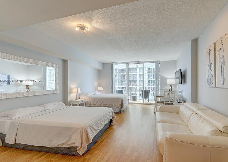 1st image of 1750 N Bayshore Dr APT 1507