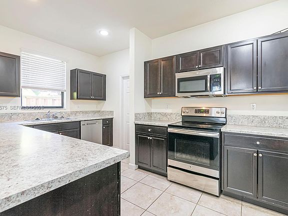 2nd image of 516 SE 35th Ter