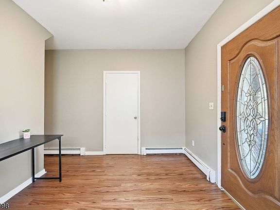 4th image of 654 Succasunna Rd