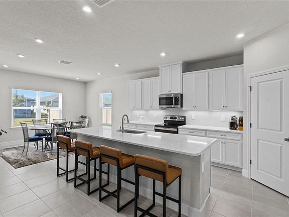 4th image of 16891 CASTORO DRIVE