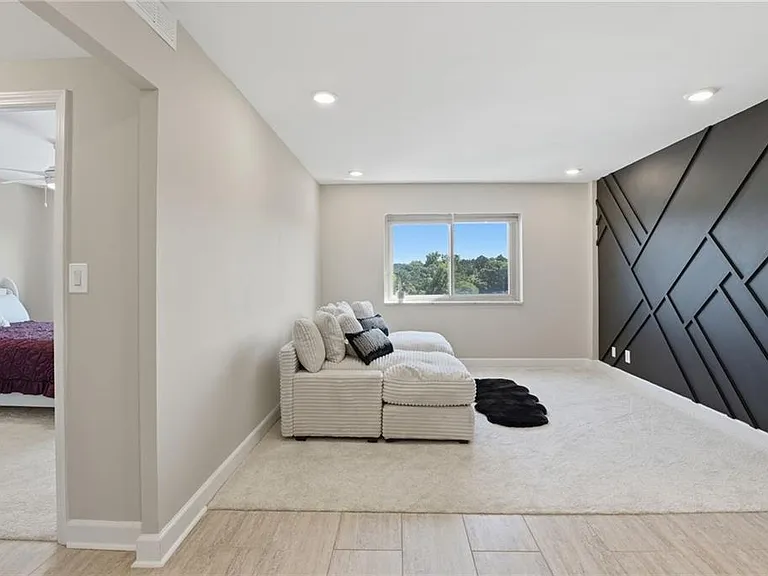 2285 Peachtree Rd NE #709 — Photo 17