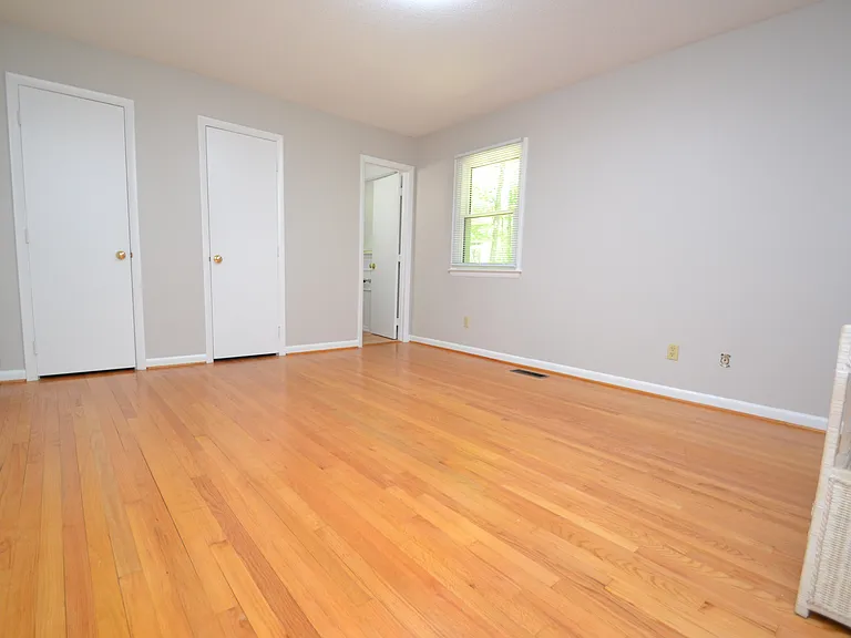 806 Kingswood Dr — Photo 32