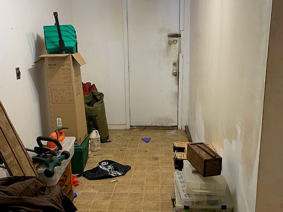 4th image of 302 4th Ave