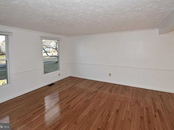 4th image of 3808 Beech Down Dr