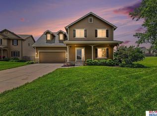 11171 Prospect St, Papillion, NE 68046