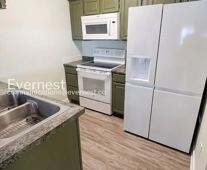 12135 Salemtown Dr — Photo 5