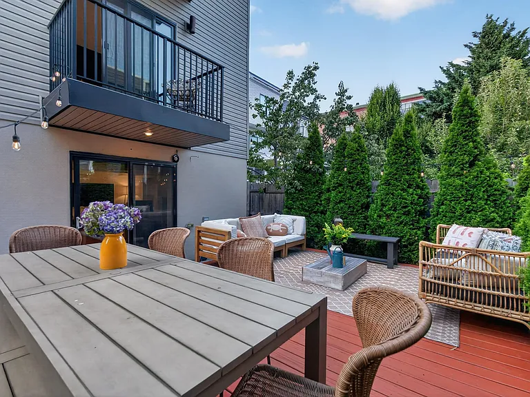 112 Webster Ave #1 — Photo 46