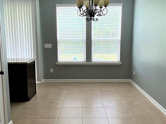 4th image of 99 Richmond Dr