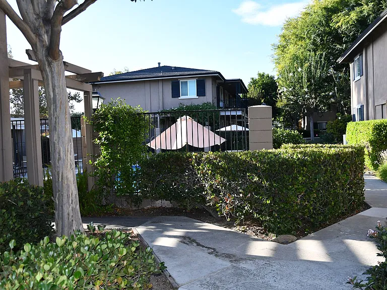 660 S Glassell St #107 — Photo 38