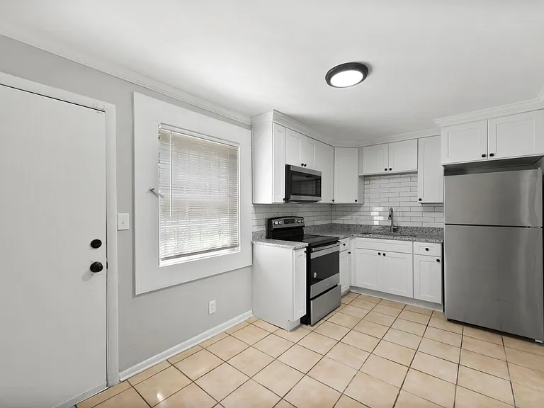 1584 Line St — Photo 6