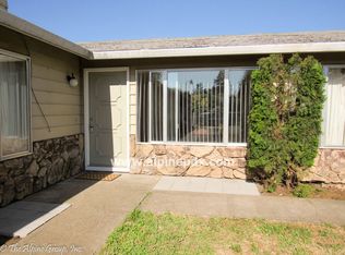 2726 N Davis Ct APT B, Cornelius, OR 97113