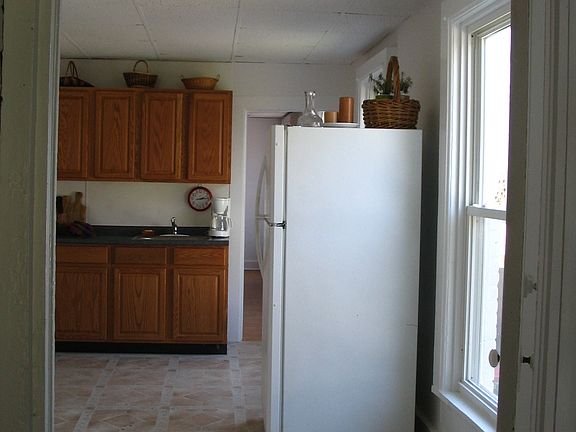 4th image of 28 William St #1