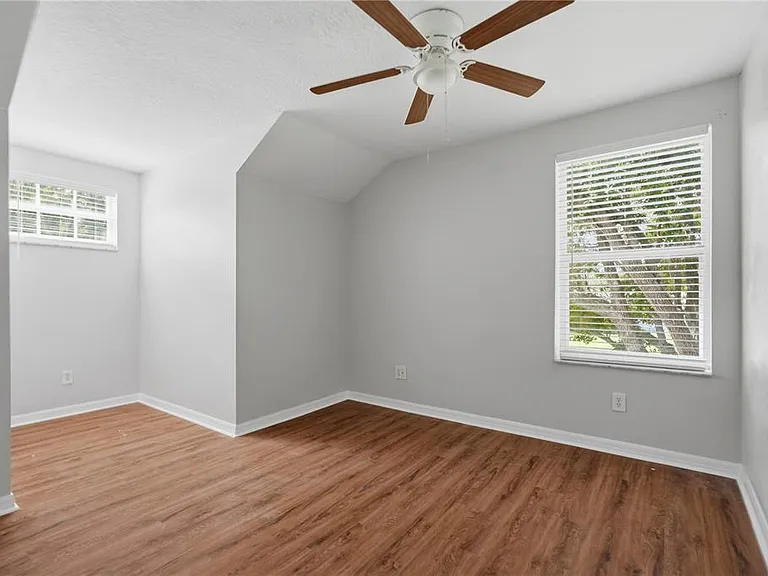 10215 Lakeside Vista Dr — Photo 23
