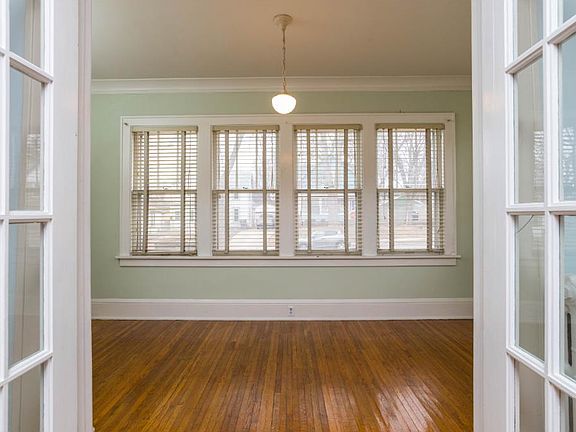 5th image of 3119 Dupont Ave N
