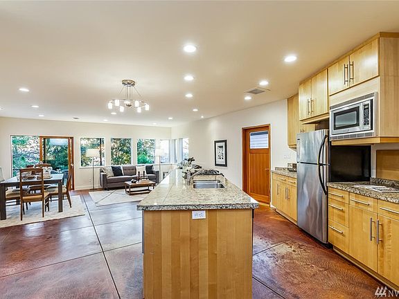 3rd image of 4435 1st Ave NW