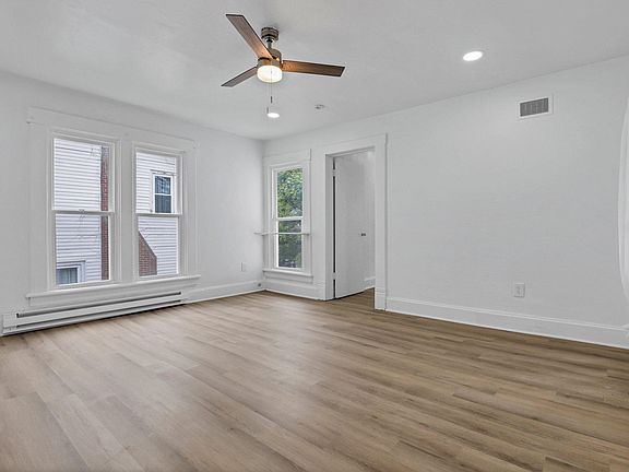 3rd image of 46 W Como Ave APT C