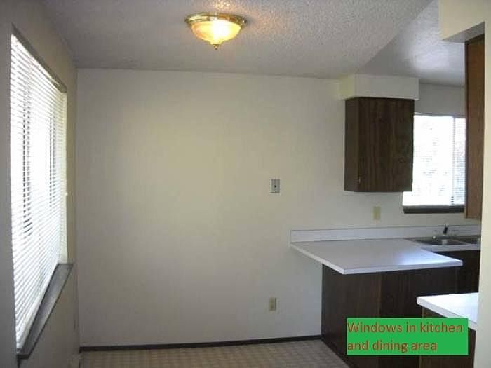 Windows in kitchen, nook