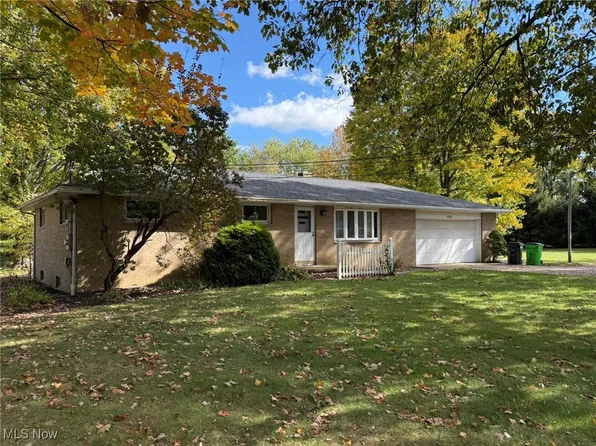5941 Richville Dr SW, Navarre, OH 44662