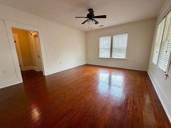 4th image of 213 Locust Ave