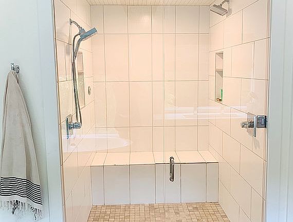 curb-less steam shower 