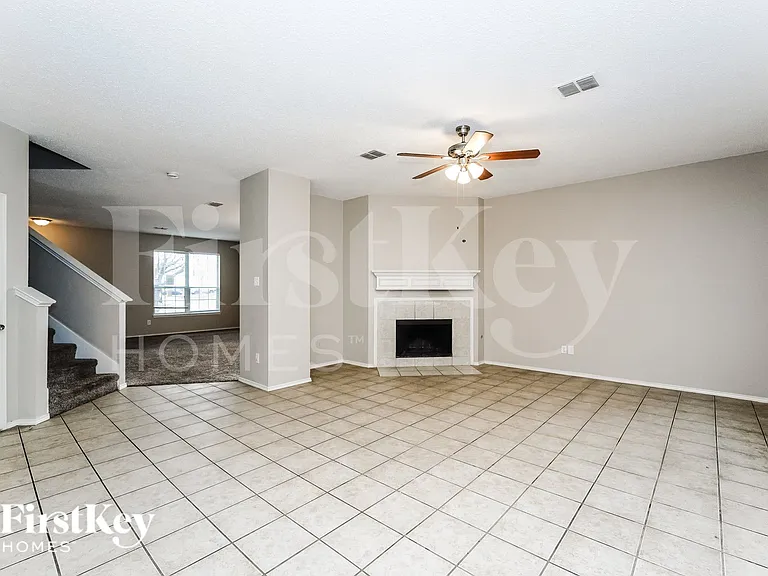 7401 Snow Ridge Dr — Photo 2