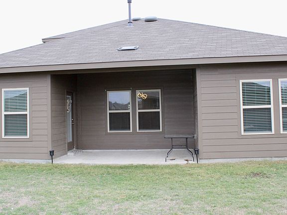 3rd image of 313 Tadpole Ln