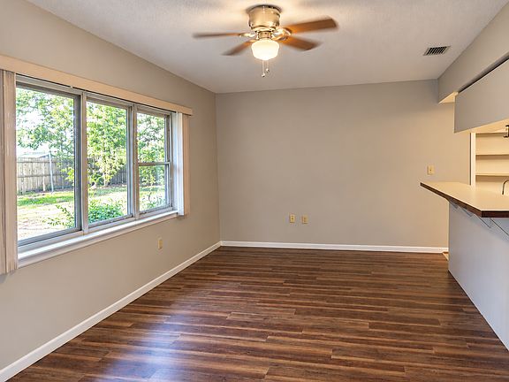 3rd image of 3233 Abeline Rd