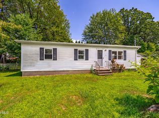 61 Thatcher St, Selkirk, NY 12158