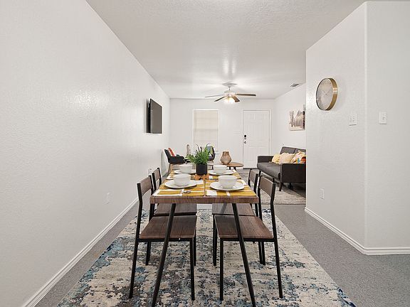 2nd image of 315 Gastel Cir #4