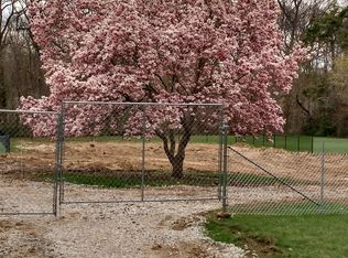 9 Middle Hollow Rd, Lloyd Harbor, NY 11743