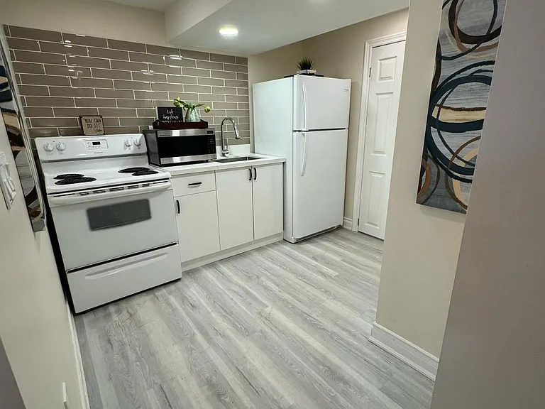 248 Crossland Gate #2 — Photo 3