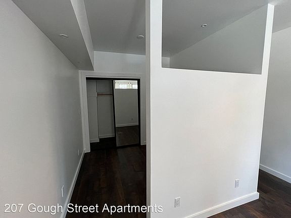 3rd image of 207 Gough St APT 28