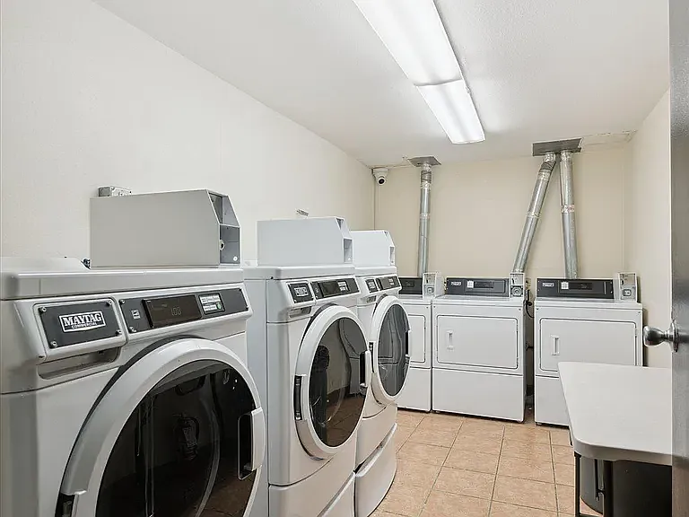 65 N Clarkson St #107 — Photo 26