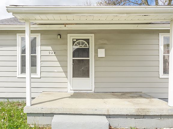 4th image of 924 Saint Peter St
