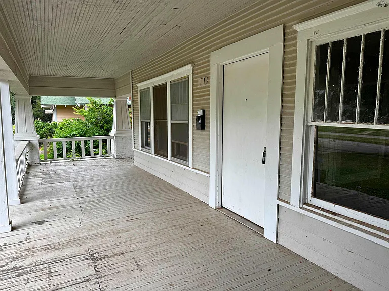1705 Pearl Ave — Photo 3