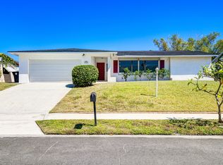 1414 Hillcrest Dr, Lake Worth, FL 33461