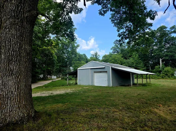 747 S Silver Dr, White Cloud, MI 49349
