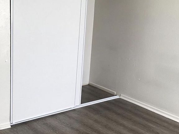 4th image of 289 N Mayflower St #4
