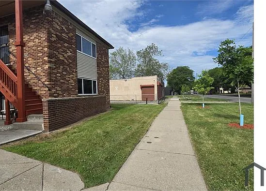 18711 Schoolcraft #9