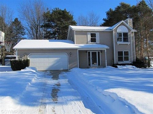 2nd image of 6072 Blue Spruce Ct