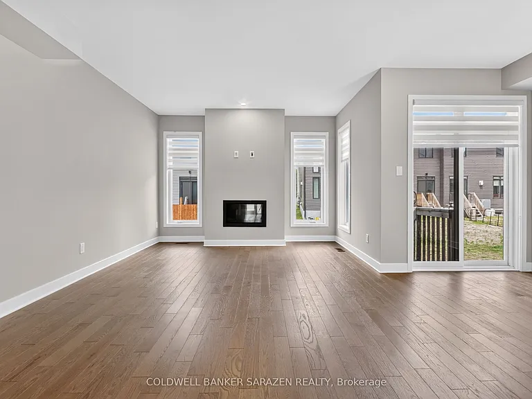 330 Whitham Cres — Photo 9