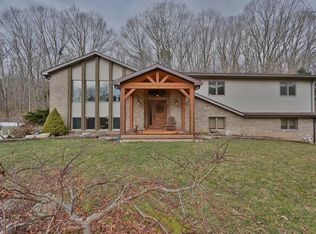 2782 Dark Region Rd, Clarks Summit, PA 18411