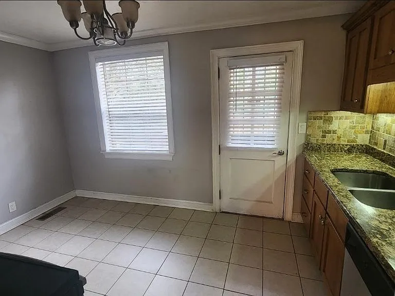 361 Roebuck Dr — Photo 8