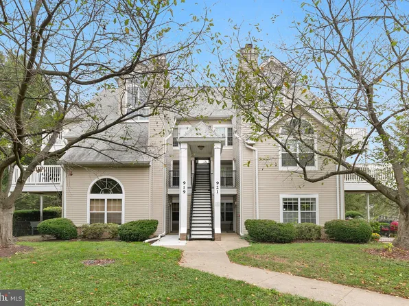 921 Hillside Lake Ter APT 307, Gaithersburg, MD 20878