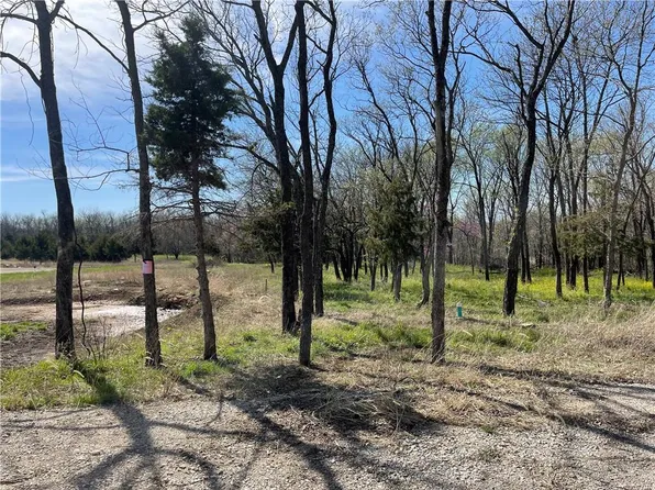 13 Pinehurst Dr, Linn Valley, KS 66040