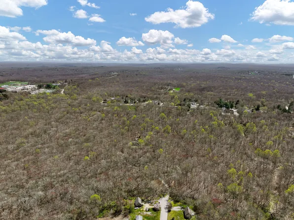 17 Highview Terrace, Ledyard, CT 06339
