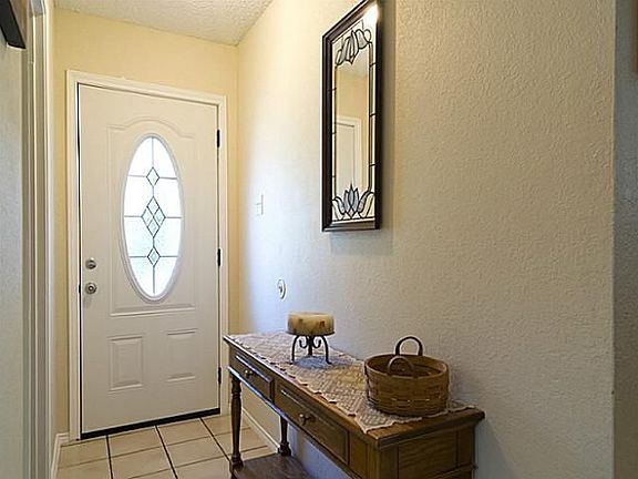 2nd image of 526 Mockingbird Dr