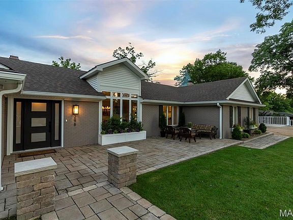 2nd image of 298 Garnet Ln